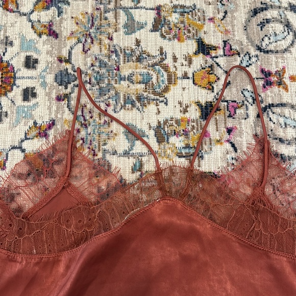 Lace Tank top - Picture 6 of 6